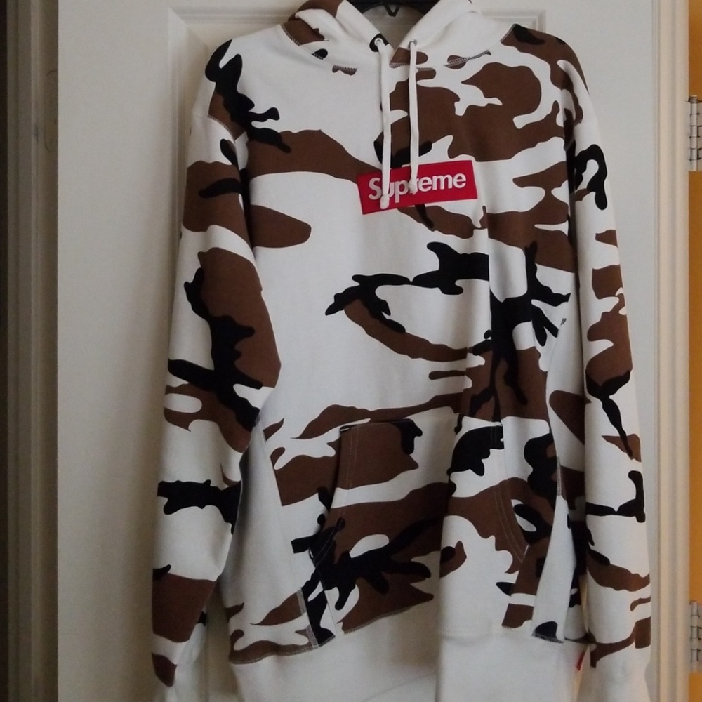 Supreme Men Hoodie 100% Authentic..